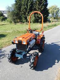 Kubota b1702 mit frontlader kleintraktor schlepper traktor radla. Kubota Traktor B7000 Mit Allradantrieb Anbaugerate Optional Sb Forst