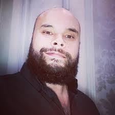 Hello! Looking for a wedding cake for the 31st August delivered to the  Pease Pottage area. On a budget so any reasonably priced suggestions  welcome! Nothing fancy