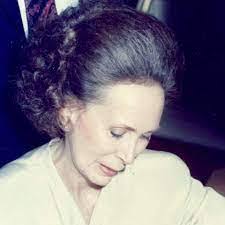 Darcy Toves's Instagram, Twitter & Facebook