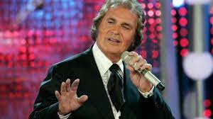 Скачай engelbert humperdinck winter world of love (classics and collectables 2008) и engelbert humperdinck — can't take my eyes off you (classics and collectables 2008). 80 Geburtstag Engelbert Humperdinck Der Schnulzensanger Augsburger Allgemeine