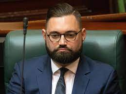 Liberal mp james newbury used the legal immunity to identify ringwood mp dustin halse as the state government politician at the centre of the allegation during a budget committee hearing on monday. Cbnkwmehgfxnnm