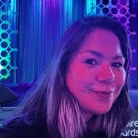 Julie Kettler's Instagram, Twitter & Facebook