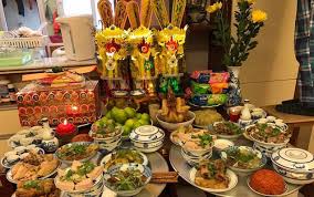 Những lễ vật dùng để cúng ông táo như đồ (mũ, áo, giày, giấy tiền vàng mã) sẽ được hóa sau khi nửa tuần hương cháy hết. Fom6z8h1yqelum