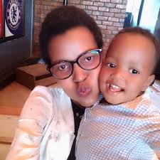 Cristiano Ronaldo akitoa sababu ya kuachana na Irina Shayk. "Tulielewana  sana, lakini alikuwa na tabia ya kusema: 'Kwanini unamleta mama yako kila  mahali tunakokwenda? Lazima uchague kati yangu na yeye; "Nilimjibu kuwa