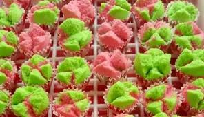 Bila gula dah hancur baru ditambah santan. Resepi Kuih Muih Kukus Sukatan Cawan