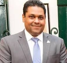 Señores y ese abuso que está cometiendo la parada de yuma-Higüey con ese  aumento donde el combustible tiene casi 3 años con el mismo precio. Eso no  podemos aceptarlo , es un