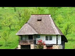 De data aceasta, vine să corecteze o „scăpare foarte des întâlnită în scriere, datorită omonimiei dintre cele două structuri lingvistice. Traia Odata Ntr O Casuta O Mama Cu Baiatul Ei Youtube