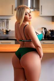 Eduarda - Busty Brazilian escort girl in London