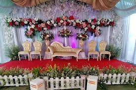 Dekor pelaminan serba warna nude. Dekorasi Pelaminan Untuk Resepsi Pernikahan Paket Pernikahan Catering Dekorasi Pelaminan Rias Pengantin Luwes