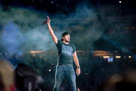 Luke Bryan Announces 2018 Tour Introduces Music Video For Light It Up Sounds Like Nashville
