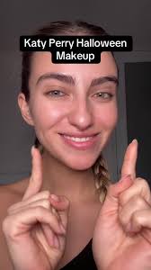 Preparándome para Halloween con el maquillaje de Katy Perry
