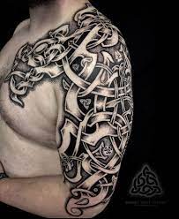 Celtic tattoos are not just popular in european countries but they have a good fan following in western countries like the usa and canada. Celtic Tattoos Mit Sean Parry Aus Nord Wales Tattoo Spirit