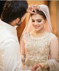 Beautiful Couple Pictures Wedding Photoshoot Poses Wedding Photoshoot Wedding Poses