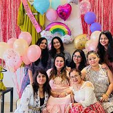 She is the wife of comedian kapil sharma. Kapil Sharma S Wife Ginni Chatrath Is Glowing In These Unseen Baby Shower Picture Bollywood News Bollywood Hungama