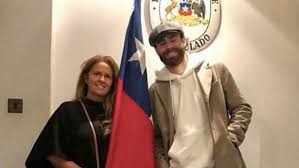 La selección chilena hizo oficial su convocatoria para el duelo contra la 'blanquirroja, el mismo que se. Dmzkyecca6psjm