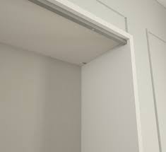 Frontale con pratica libreria a 5 ripiani, disponibile variante con tavolo basculante. Velo Tre 160 Letto Matrimoniale A Scomparsa Con Libreria A Tre Mensole