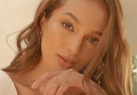 Let these 60 celebrity looks inspire your medium length hairstyle. These Celebrity Photos Will Make You Want To Dye Your Hair Today Star Style Ph