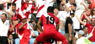 Argentina domina a un nervioso chile y toma ventaja en el duelo clasificatoria a la americup. Peru Presento Su Camiseta Para La Copa America Con Dos Estrellas En El Escudo
