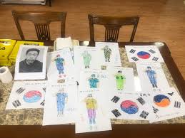불캡을 쓴 힙합의 김삿갓 명성에 먹칠은 안하는 화자. ë§ˆì‚°ì‹œë‹ˆì–´ì¹´ìš´í‹° ê°¤ëŸ¬ë¦¬ ì‹ ê´€ í˜„ì¶©ì¼ ê¸°ë… ì• êµ­ê°€ ë¶€ë¥´ê¸° ë° ê·¸ë¦¼ìƒ‰ì¹ í•˜ê¸°