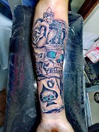 Bloods will align themselves with other gangs to engage in criminal activity, including their rivals the crips, although most alliances quickly fade away. Crip Ink Side Tattoo Home Facebook