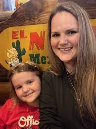 Jennifer Yankee's Instagram, Twitter & Facebook