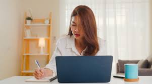 Bisa saja anda bertukar pengalaman dengan mereka. 5 Tips Cari Lowongan Kerja Di Luar Negeri Yang Perlu Kamu Perhatikan