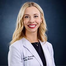 Lindsey French's Instagram, Twitter & Facebook