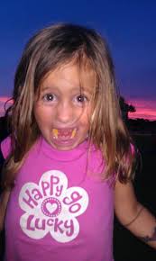 It's my daughters birthday 🎂 make me send her something more pleaaaasssee  😝. Nothing dirty she is 17 😝 but I'm a photographer and I'm not a great  editor and I need