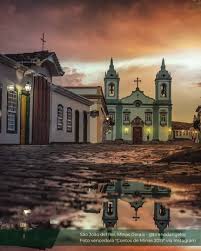 It lies along the lenheiro river on a site sandwiched between two hills, at 2,822 feet (860 metres) above sea level. Turismo Em Minas Gerais
