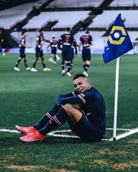 Kylian mbappe scored twice for the second game in a row but picked up a thigh injury as paris. Kylian Mbappe On Twitter Ici C Est Paris