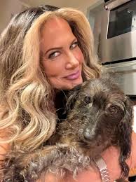 FAMILY FEUD: Give me an expression that contains the work "HAIR" ...