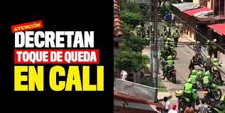 La decisión surge luego de una manifestación pacífica de 20 mil personas porque una serie de vándalos están realizando saqueos y atracando negocios. Toque De Queda En Cali Por El Paro