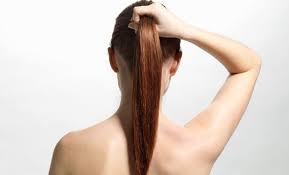 Se iniziaste a lavare i capelli solo con acqua noterete che dopo qualche lavaggio saranno più lucidi e in salute. Come Lavare I Capelli Senza Acqua 4 Metodi Leitv