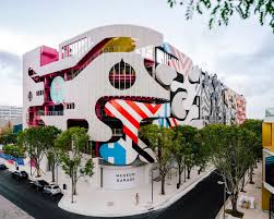 1 de mayo de 1970) 1 es un abogado, actor y director cinematográfico peruano. Exquisite Corpse Miami Museum Garage By Workac Nicolas Buffe Clavel Arquitectos K R And J Mayer H The Strength Of Architecture From 1998
