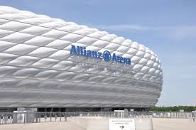 Widely known for its exterior of inflated etfe plastic panels, it is the first stadium in the world with a full colour changing exterior. Allianz Arena Frottmaning 2005 Structurae
