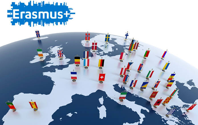ERASMUS+, IL PARLAMENTO EUROPEO CHIEDE UN PROGRAMMA PIÙ ACCESSIBILE DAL 2028