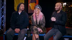 Performance artist brent ray fraser creates original art with his body and his brush. Ce Spun JuraÅ£ii Despre Momentul Lui Brent Ray Fraser Cel Care L A Pictat Pe Bendeac Cu Pensula Youtube