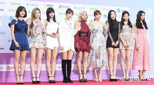 Twices Red Carpet Outfit On 8th Gaon Chart Music Award