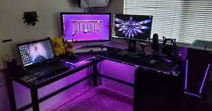 A simple black and white setup for some computer room ideas. Pin On Gamerrr