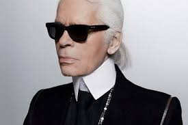 Sejumlah Selebritas Rancang Kemeja Putih untuk Hormati Karl Lagerfeld