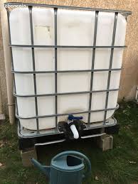 Lacuve de récupération d'eau ibc consistant de pvc blanc représente la solution favorable de collecter de l'eau de pluie pour l'arrosage du jardin. Recuperateur Eau D Occasion Annonces Jardinage Leboncoin