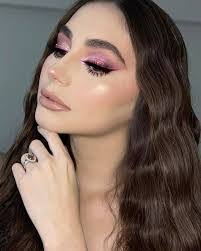 Lisette Velazquez's Instagram, Twitter & Facebook