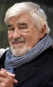 Kein stoff wurde in mannheim sooft gespielt wie winnetou. Mario Adorf Moviepilot De