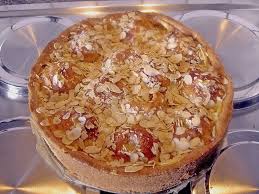 Chefkoch De Rezept Bratapfelkuchen Mit Ganzen Apfeln Bratapfelkuchen Gebratene Apfel Kaffee Und Kuchen