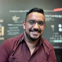 Benjamin Benoy's Instagram, Twitter & Facebook