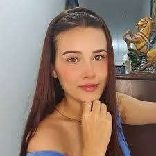 Heidi Aponte's Instagram, Twitter & Facebook