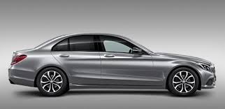 Le coupé quatre portes de mercedes aiguise son design et soigne son accueil à bord, mais la sportivité n'est pas sa tasse de thé dans cette version cla 200. Unsere Mietwagen Avis