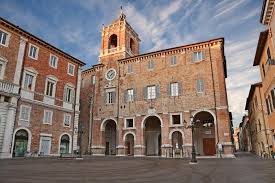 La caritas di senigallia e l'ambulatorio moundodé di paolo simone invita alla presentazione del libro sul covid hotel disenigallia una storia di accoglienza e prossimità.tra i vari relatori sarà presente. 1 006 Senigallia Photos Free Royalty Free Stock Photos From Dreamstime