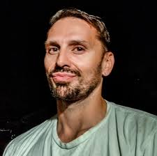 Who would be a good replacement for Eugenio Chacarra in LIVGOLF?