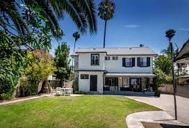 Nach los angeles zu ziehen, würde für das paar allerdings durchaus sinn ergeben. Herzogin Meghan Ihr Haus In L A Wird Verkauft Und So Sieht Es Aus Gala De